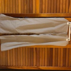 Khaki Cherokee XS petite scrub paint